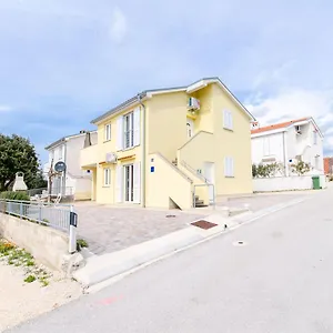 Apartmán Andrea, Mandre